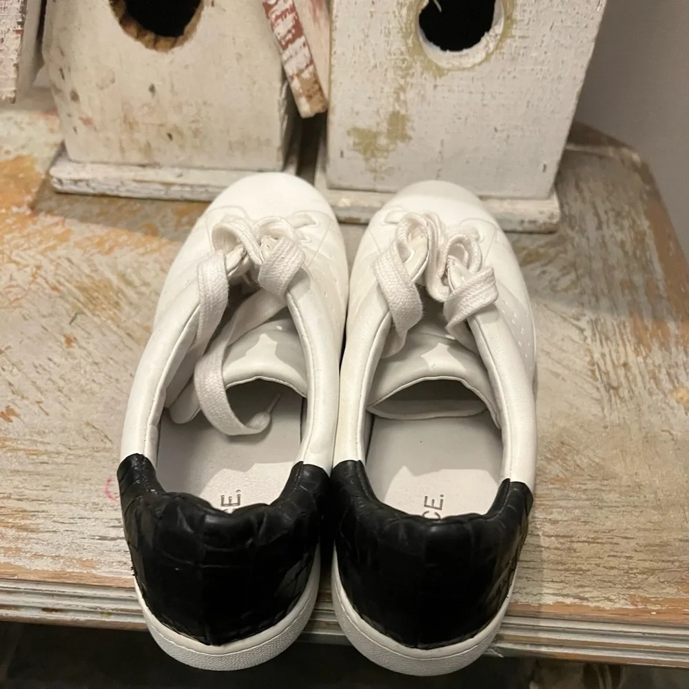 Vince sleek white